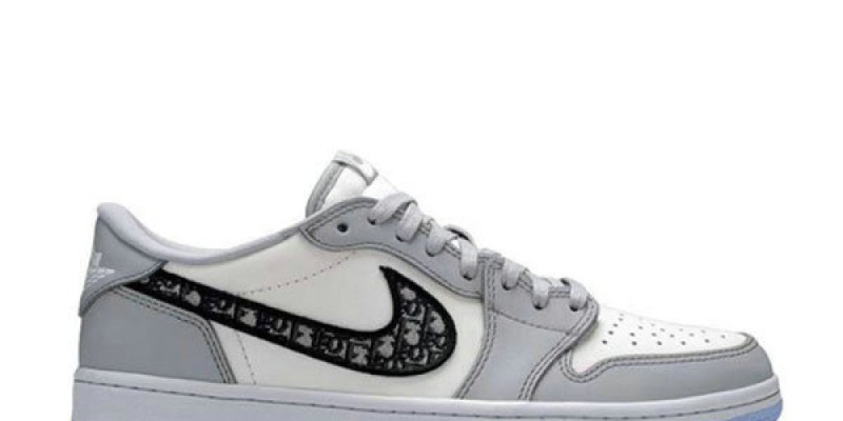 สนีกเกอร์ตัวท็อปที่สายแฟชั่นห้ามพลาด